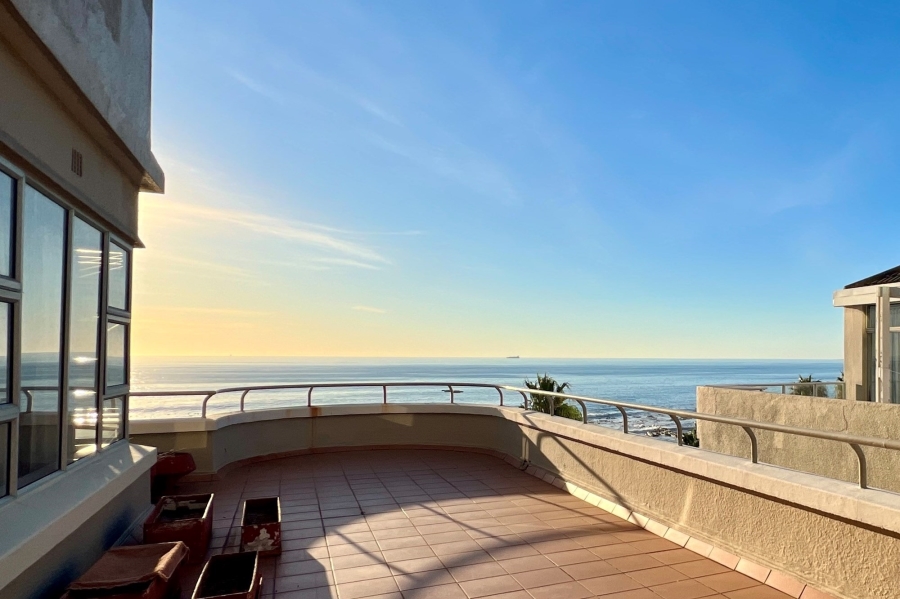 3 Bedroom Property for Sale in Sea Point Western Cape